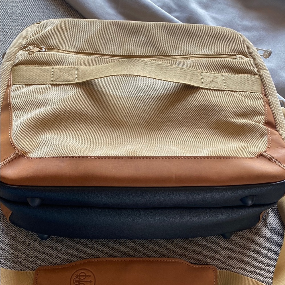 Beretta Briefcase Bag Laptop Adjustable Strap many compartments Like New - Picture 6 of 13